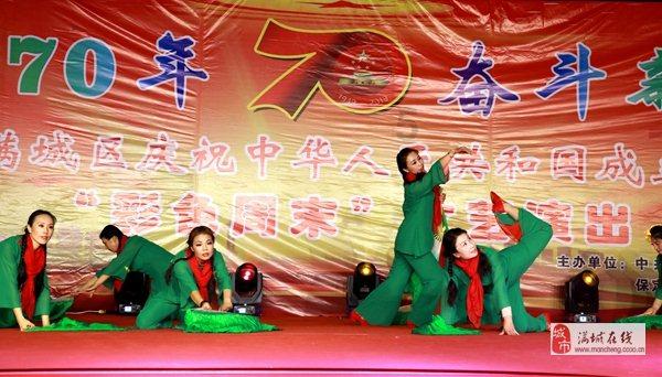 洪紫千荣登《华人英才》封面人物 绽放新时代青年力量